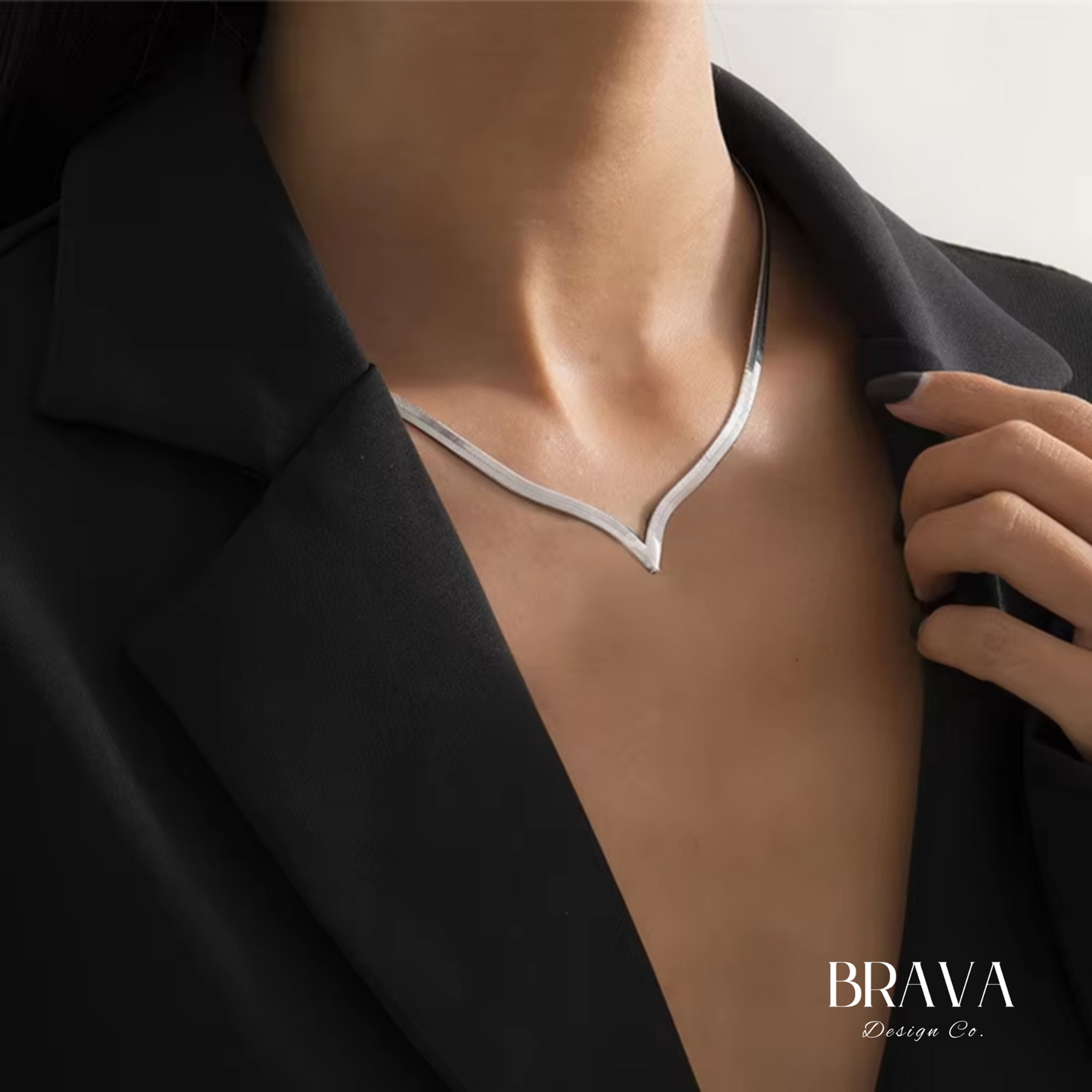 Chic Horizon™ Modern Elegance V Necklace