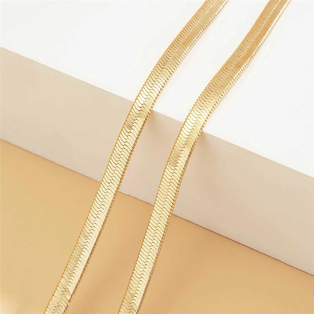 Chic Horizon™ Modern Elegance V Necklace