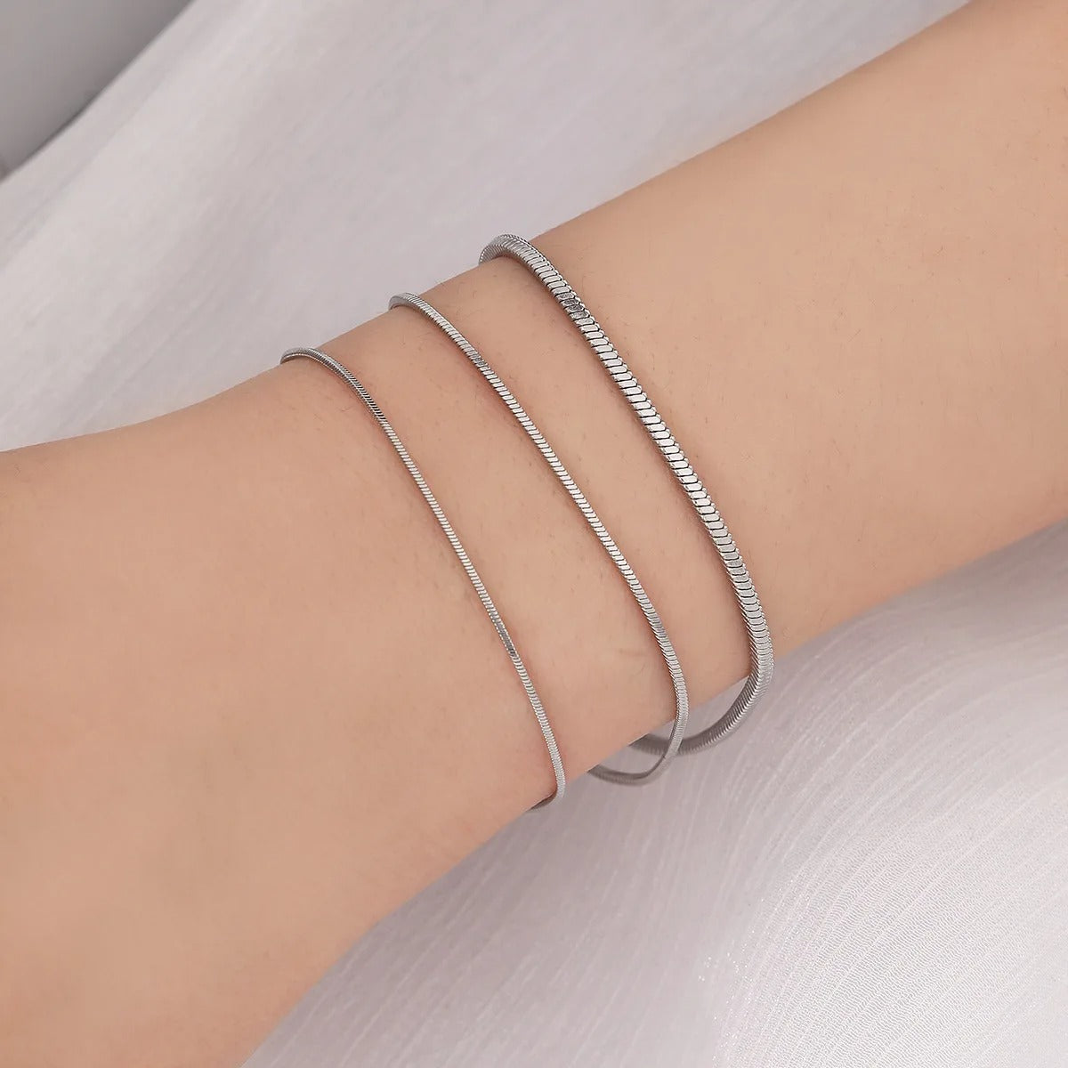 Pure Radiance™ Timeless Silver Bangle